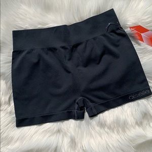 Oiselle Flyte Shorts NWT Size Large